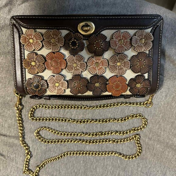 coach clutch wallet with brown tea roses with chain - Picture 1 of 7